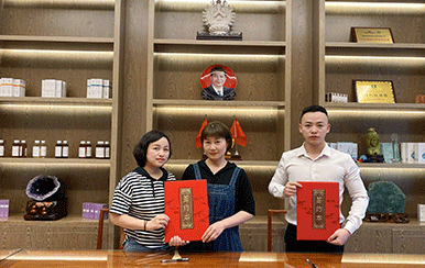 恭喜江西省萍鄉(xiāng)市李女士、顏女士成功簽約翌芙萊！